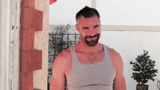 Asian beautiful babe Jade Kush gets her trimmed snatch rammed