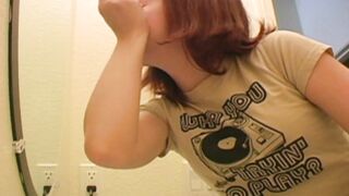 Teen amateur puts on make up