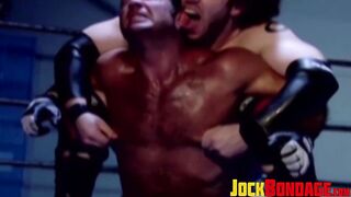 Tattooed hunk suckd & dominated after losing the match