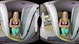 Alexis Fawx's dripping cunt craves filling