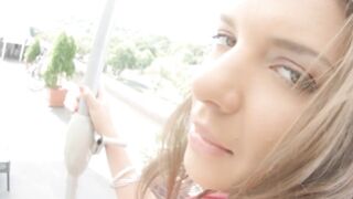 Bubble butt hot girl in closeup assfucking action