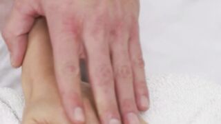 Wifey gets massage lesson to please her hubby
